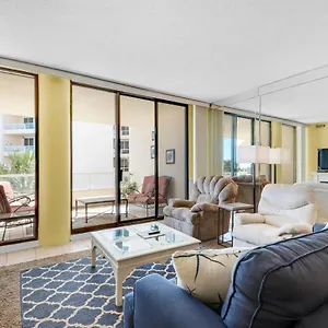 East Pass Towers Holiday home